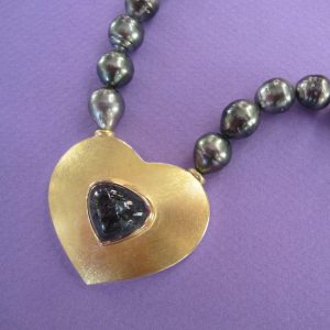 Wertvolles Collier mit Tahiti Perlen und Turmalin Herz Anhänger