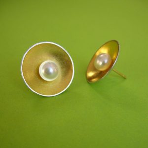 Runde Ohrstecker Gold, Silber, weiße Perle, 750 Goldstift