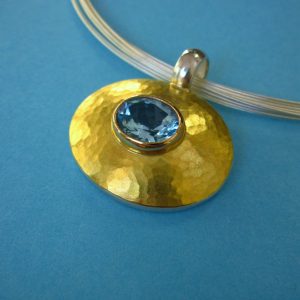 Ovaler Topas Anhänger mit Sterling Silber und Gold