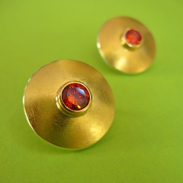 Runder Ohrstecker Roter synthetischer Stein, 900 Gold und Silber