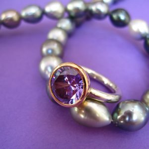 Violetter Zirkonia Silber Ring 750 Goldn Fassung