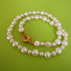 Weisse Perlenkette Lilly