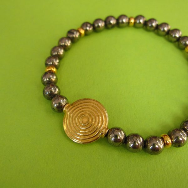 Pyrit Armband mit vergoldeter Spirale als Ornament