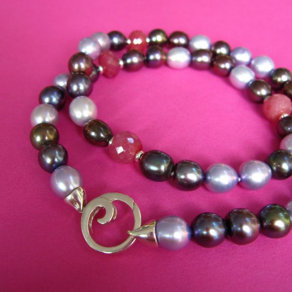 Rubin und Perlen Collier mit Silber Spirale